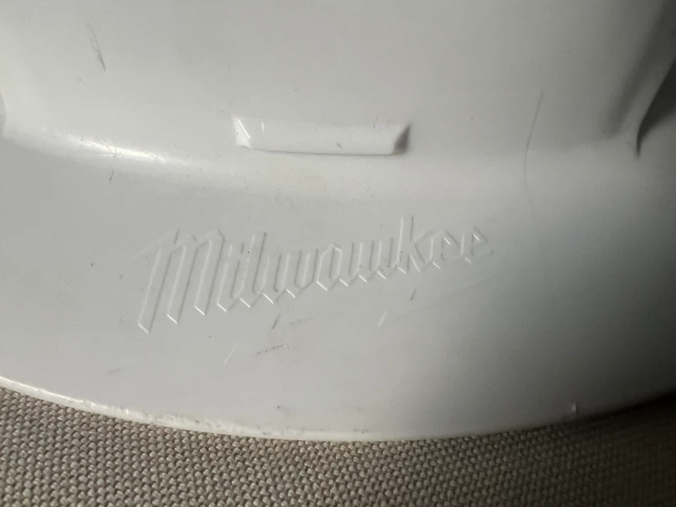 Milwaukee hard hat with headlamp holder - photo 5
