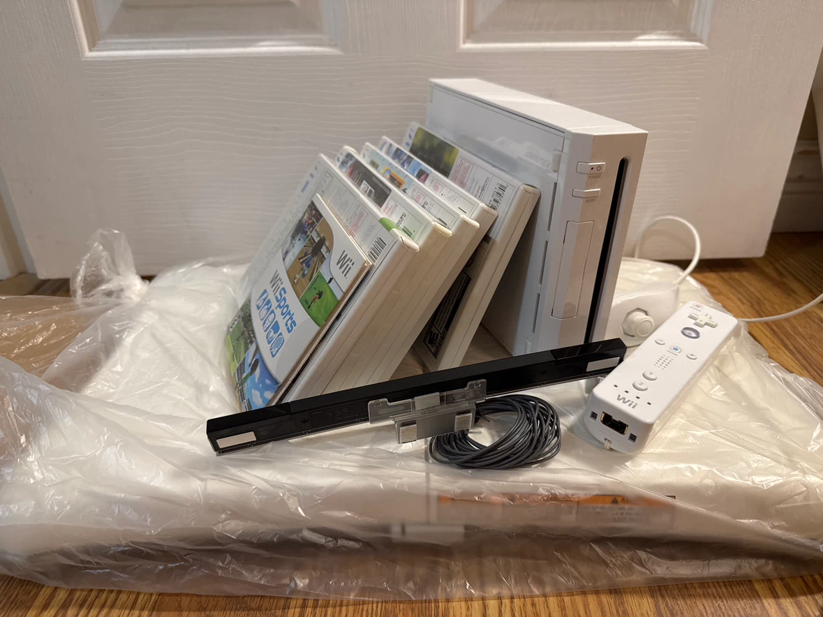 Nintendo Wii Console Bundle with Games