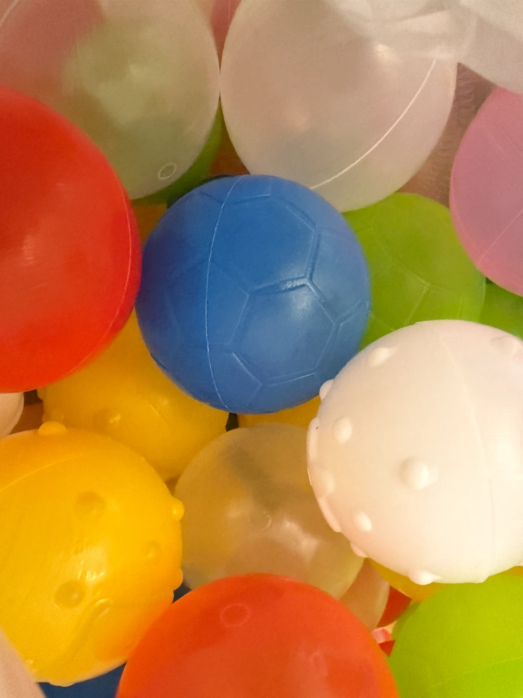 Assorted Plastic Play Balls 150