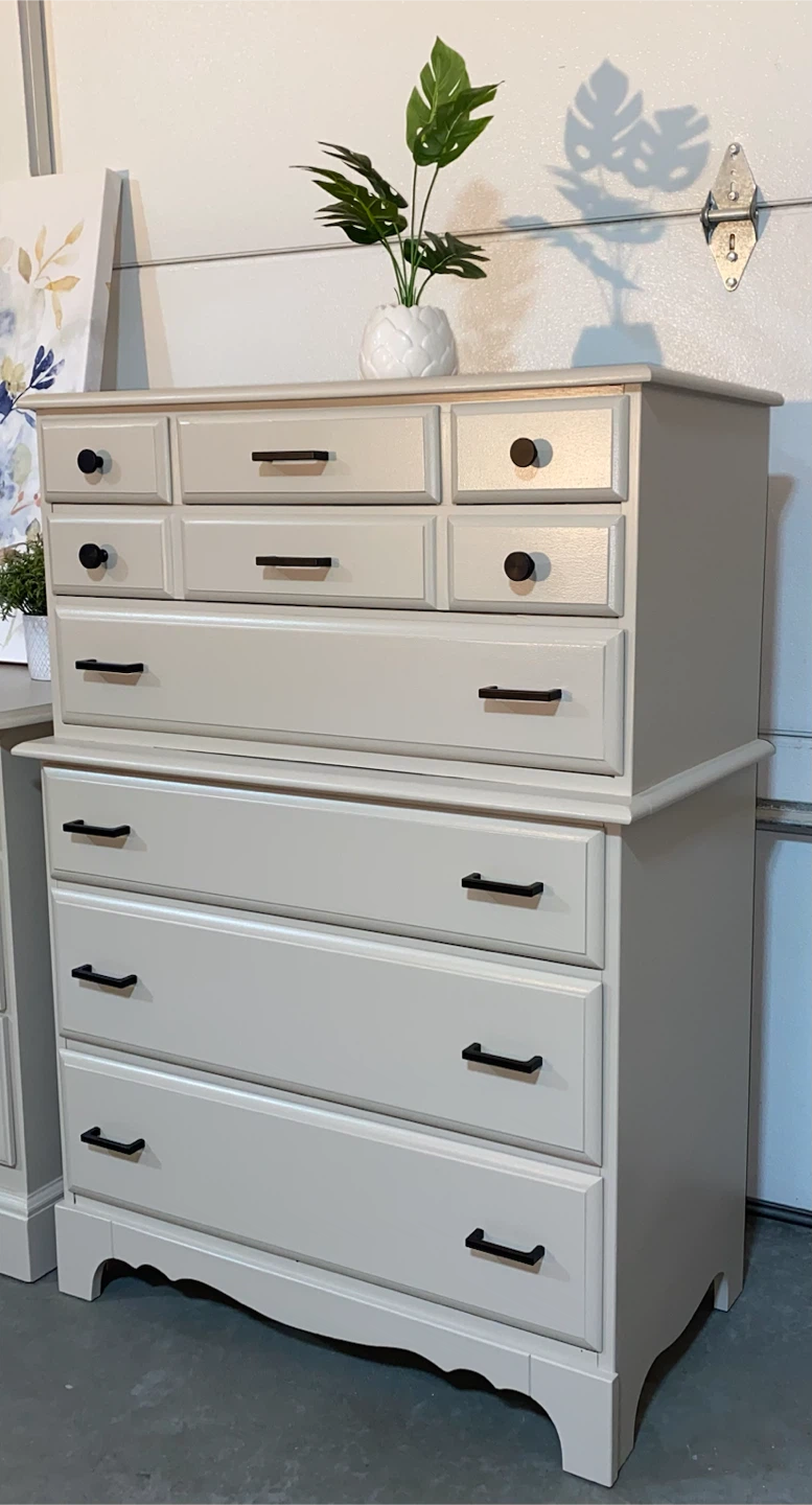 PPU Hardwood Roxton Maple Dressers Taupe & Black - photo 4
