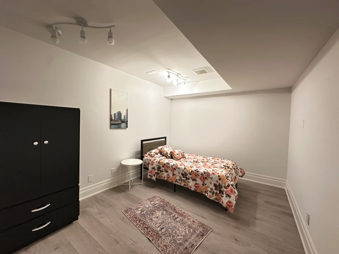 Bedroom Furniture Set - Wardrobe, Bed & Rug - photo 3