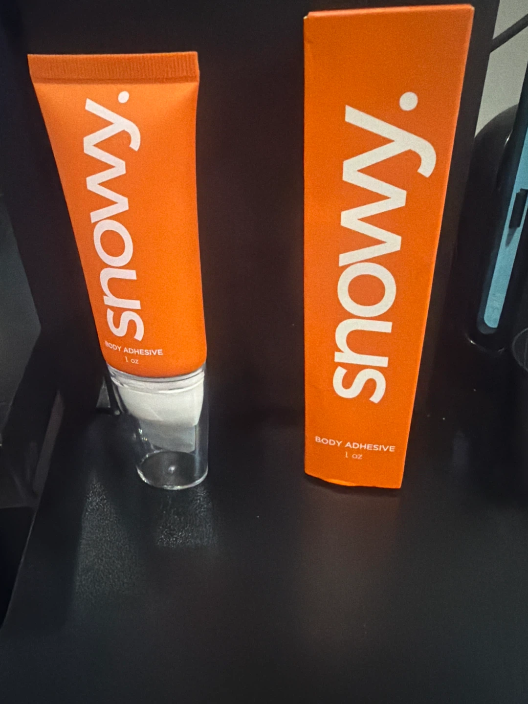Snowy Body Adhesive 1 oz Tube