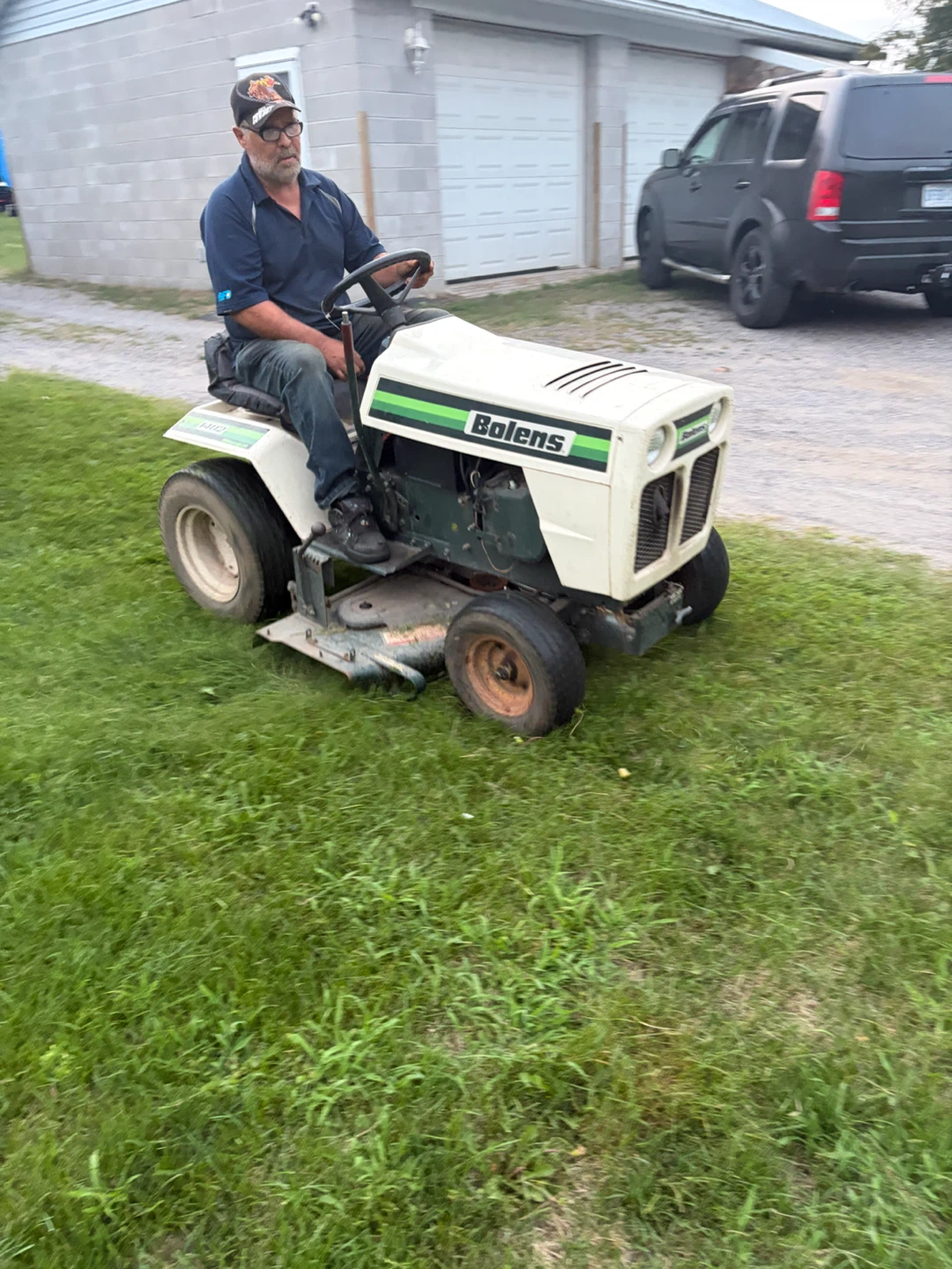 Bolens 1402 Riding Mower - photo 3