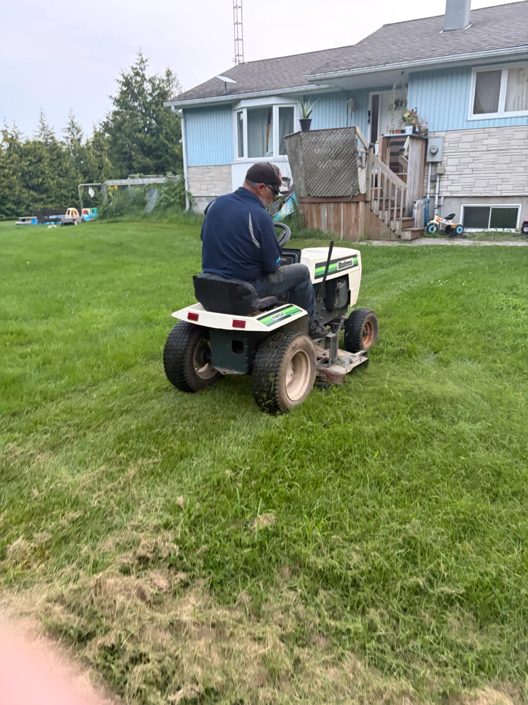 Bolens 1402 Riding Mower - photo 4