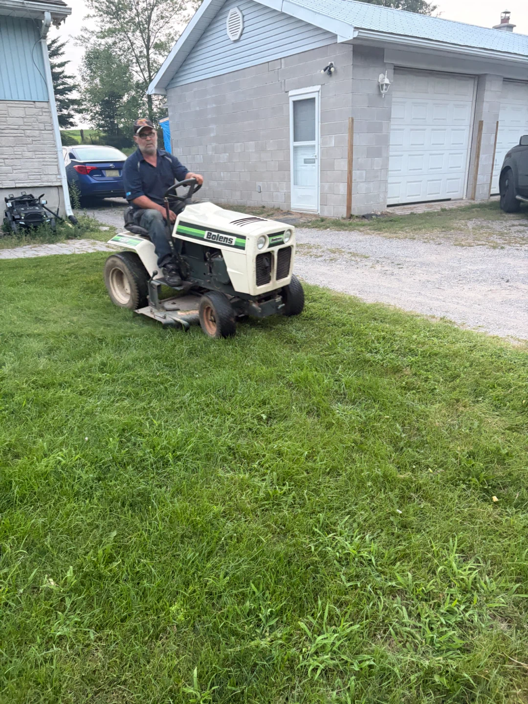 Bolens 1402 Riding Mower - photo 5