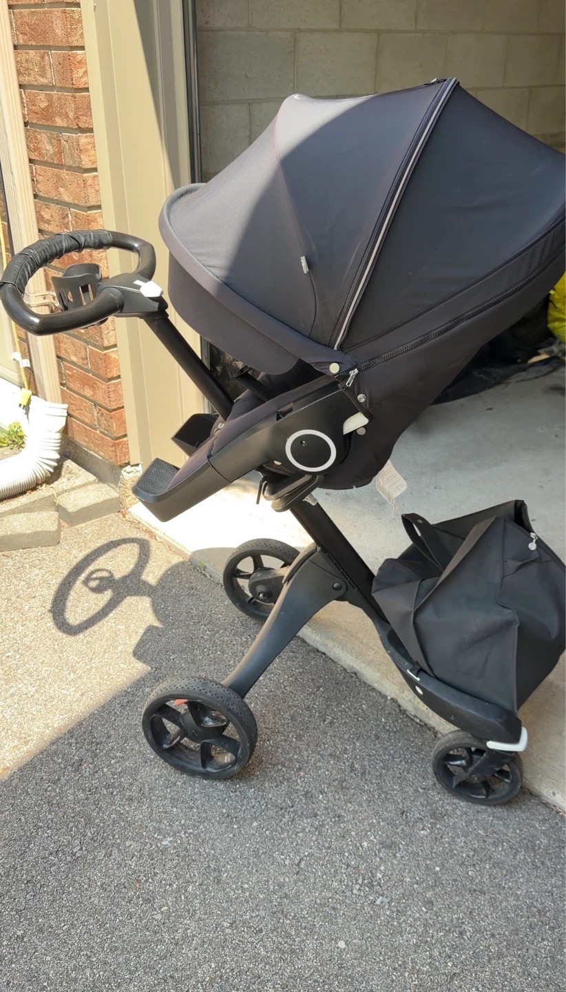Stokke V6 Stroller + FREE Accessories