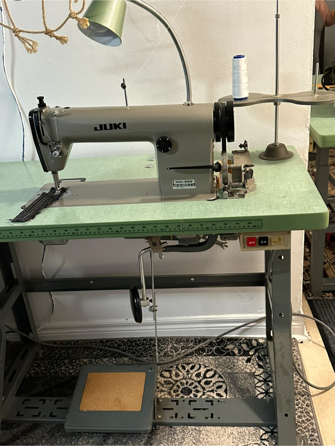 Juki DDL-555 Industrial Sewing Machine - photo 3