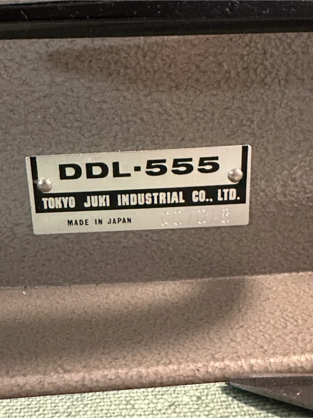 Juki DDL-555 Industrial Sewing Machine - photo 4