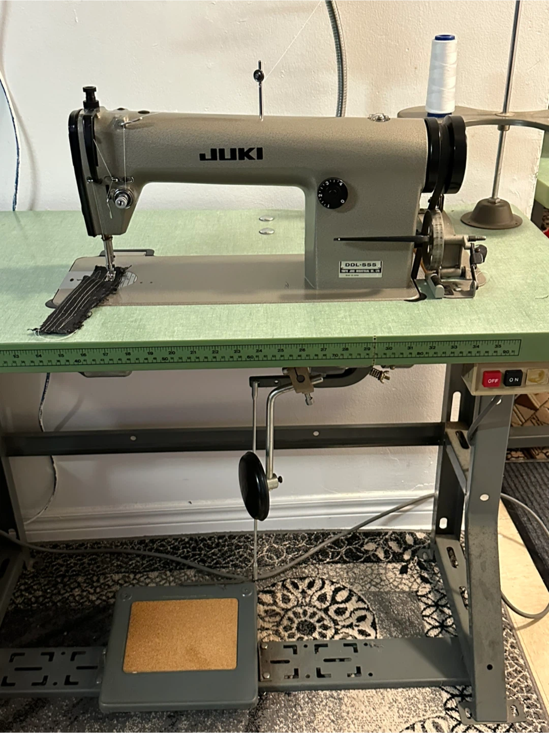 Juki DDL-555 Industrial Sewing Machine - photo 5