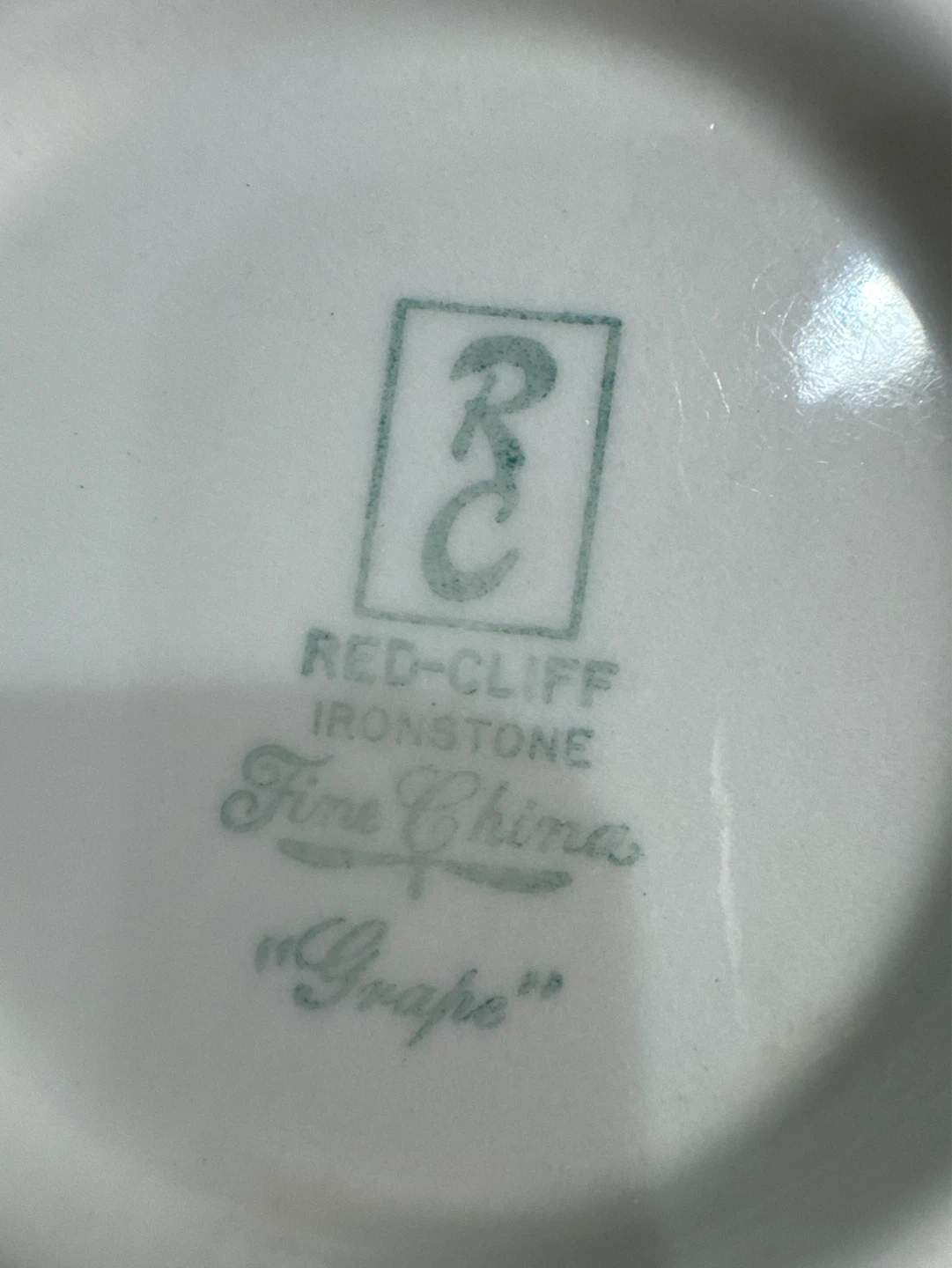 Red Cliff Ironstone Grape Bowls - Set of 7 - photo 3