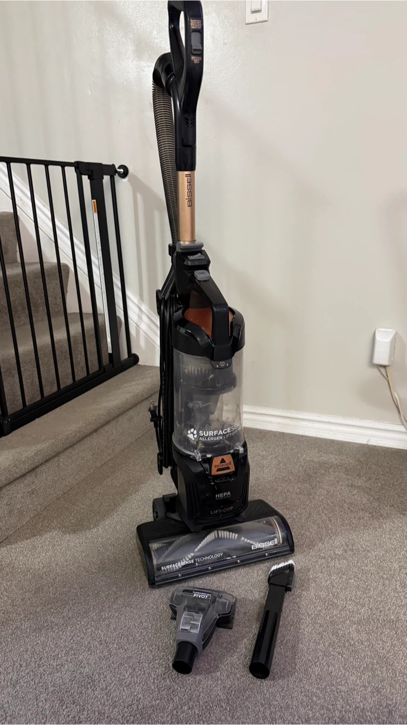 LIKE NEW Bissell Allergen Lift-Off Pet Vacuum