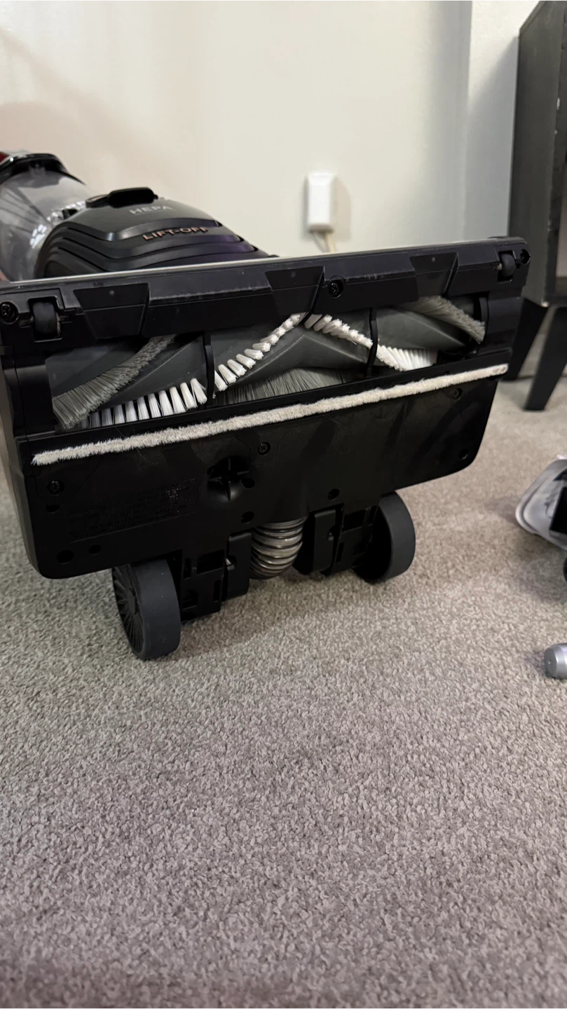 LIKE NEW Bissell Allergen Lift-Off Pet Vacuum - photo 4