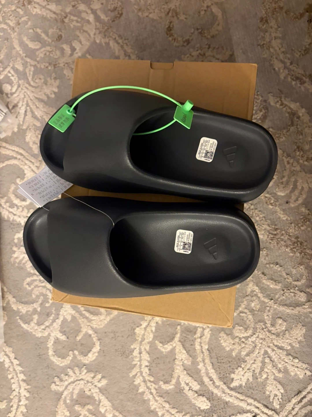 Adidas Yeezy Slide