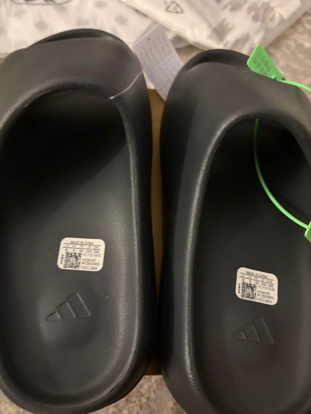 Adidas Yeezy Slide - photo 3