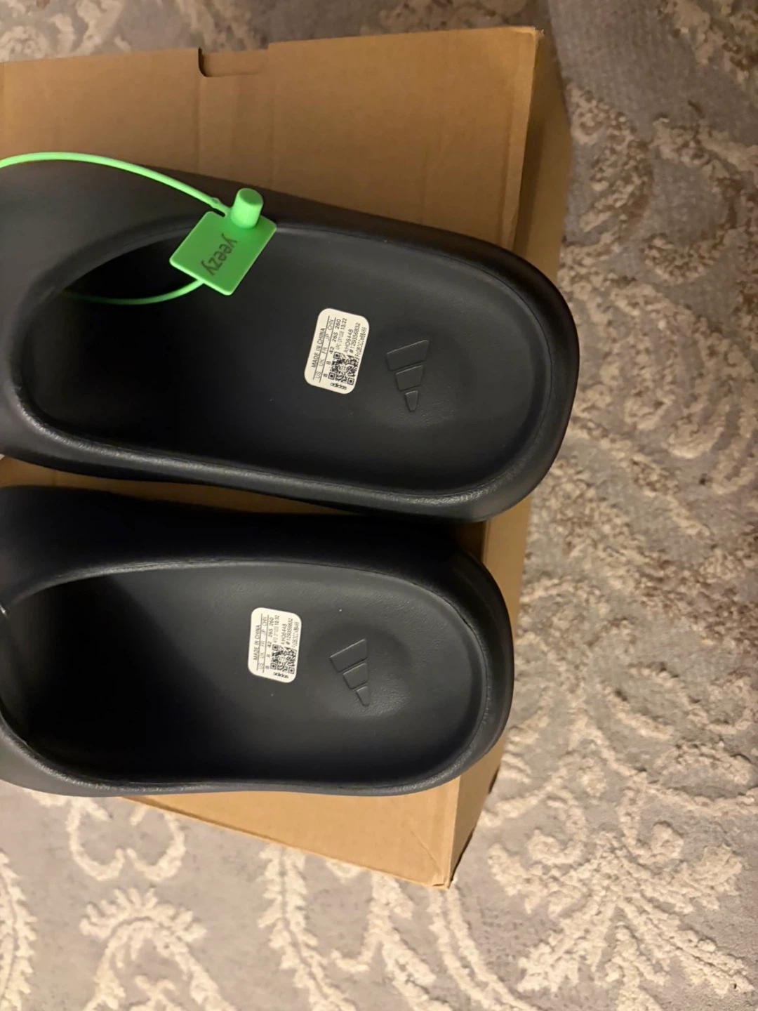 Adidas Yeezy Slide - photo 4