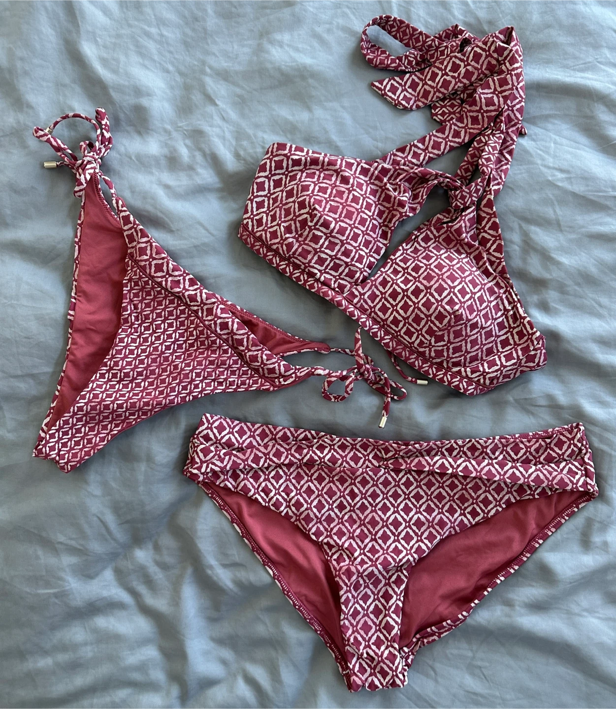Bikini Set - Red geometric pattern