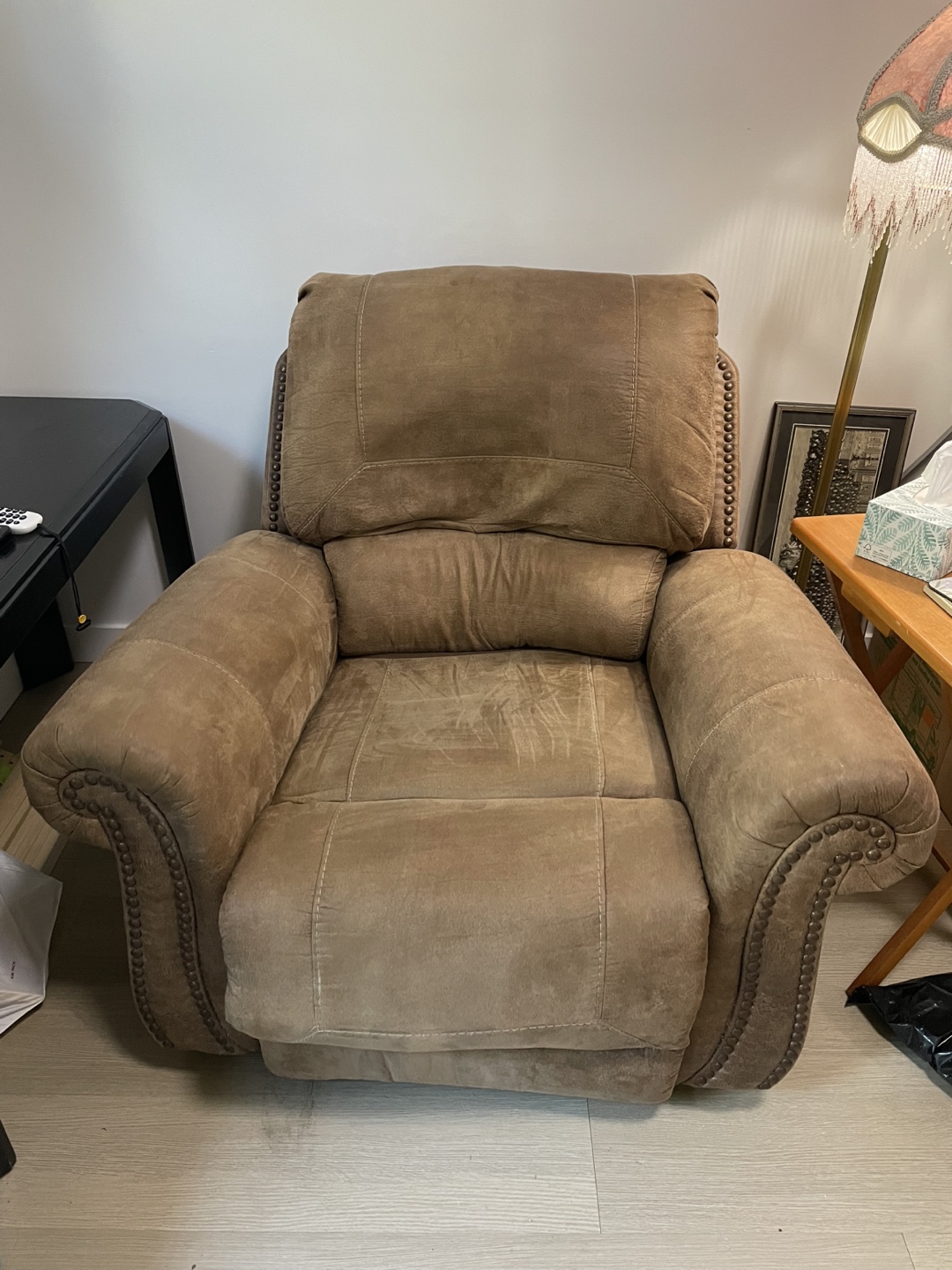 Recliner Chair (Surrey Pick Up)