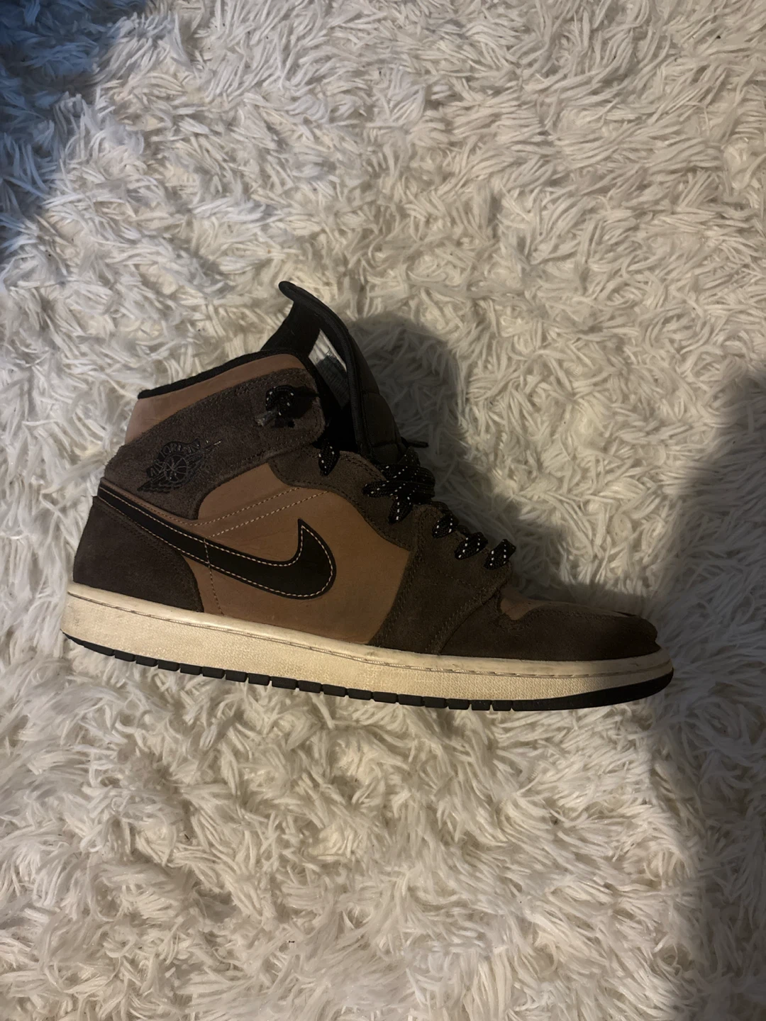 Air Jordan 1 Mid SE Dark Chocolate