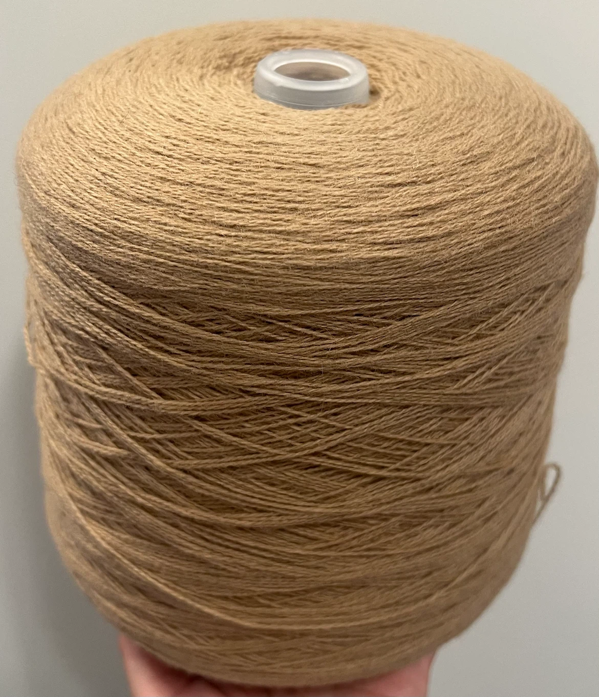 UPW 100% Soft Lambswool Cone Yarn | Light Camel | 895 g - photo 2