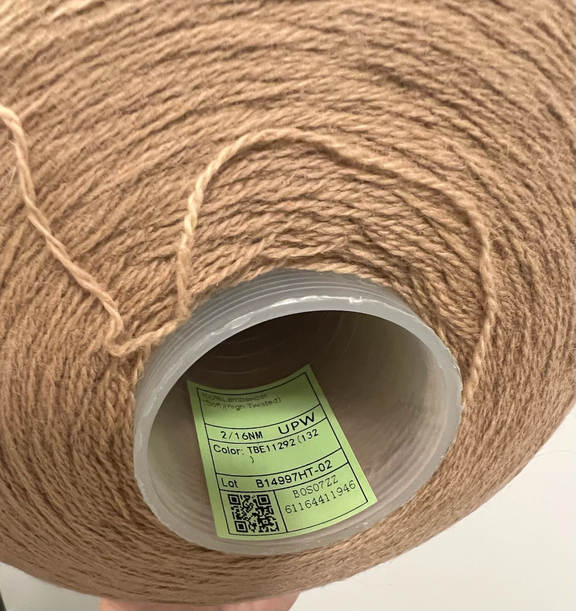 UPW 100% Soft Lambswool Cone Yarn | Light Camel | 895 g - photo 3