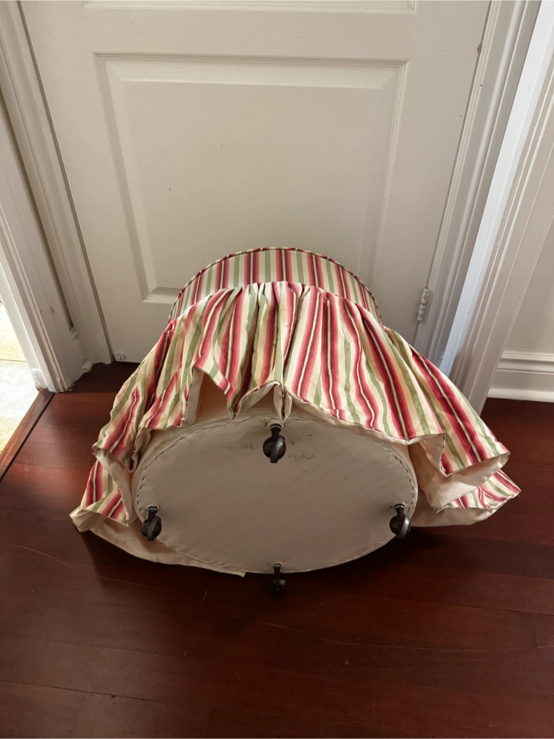 Vanity Stool with Wheels - photo 2