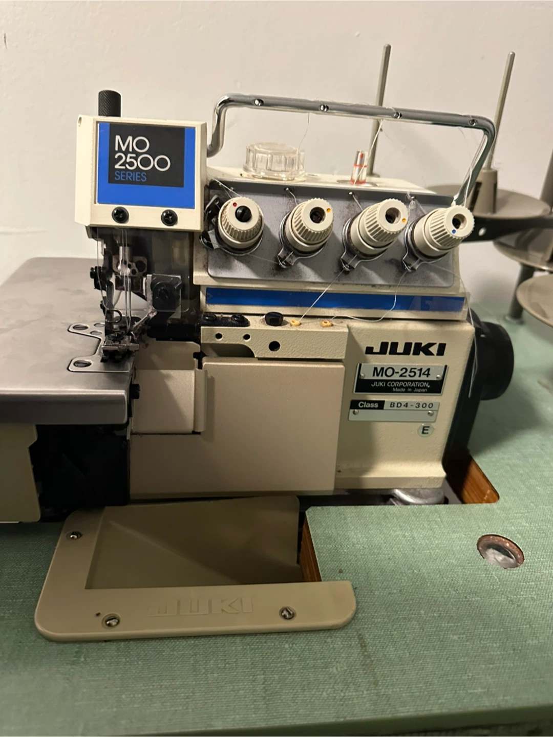 JUKI MO-2514 Industrial Serger Sewing Machine - photo 2