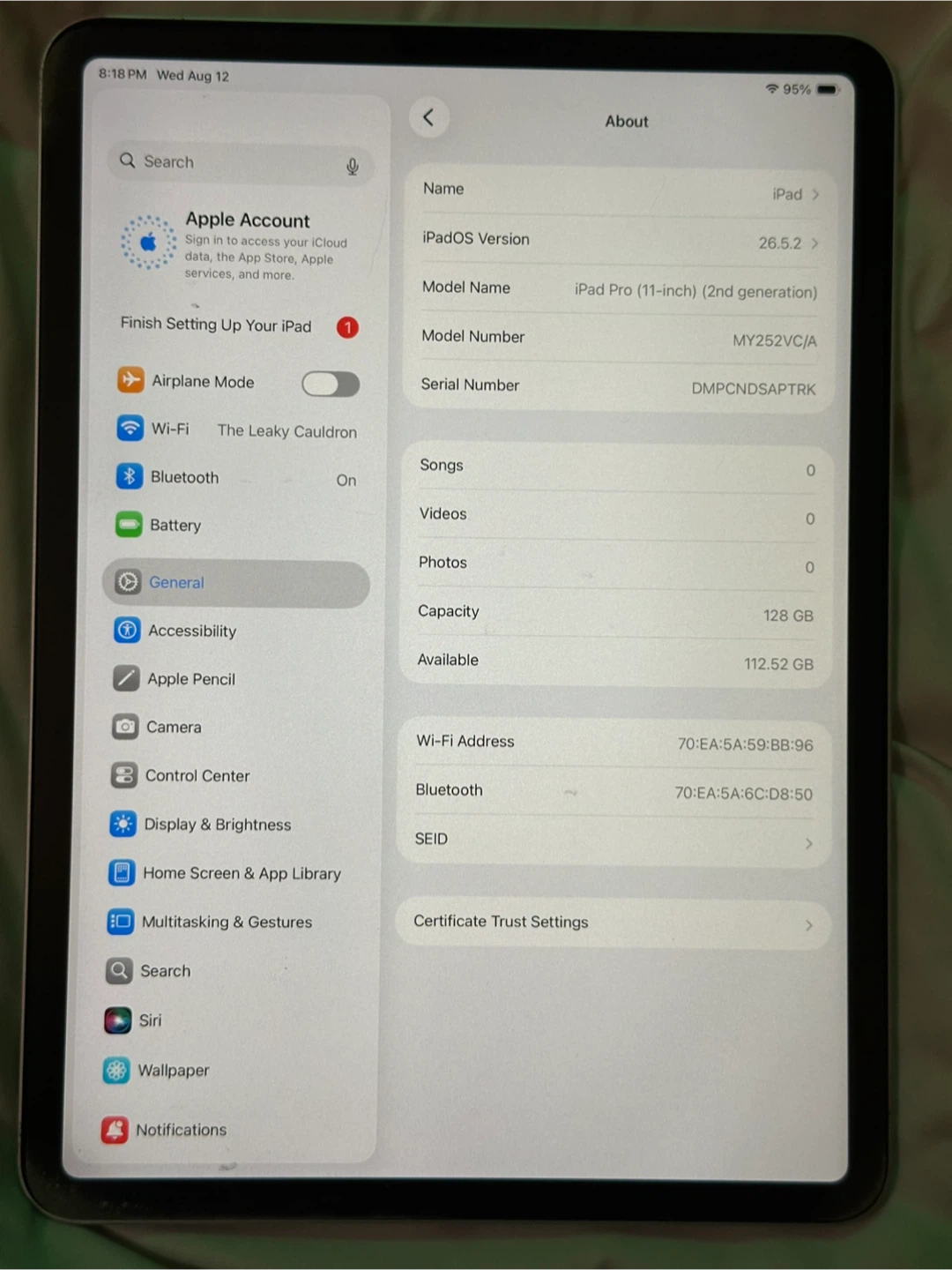 Apple iPad Pro 11-inch (2nd Gen) + Accessories - photo 3