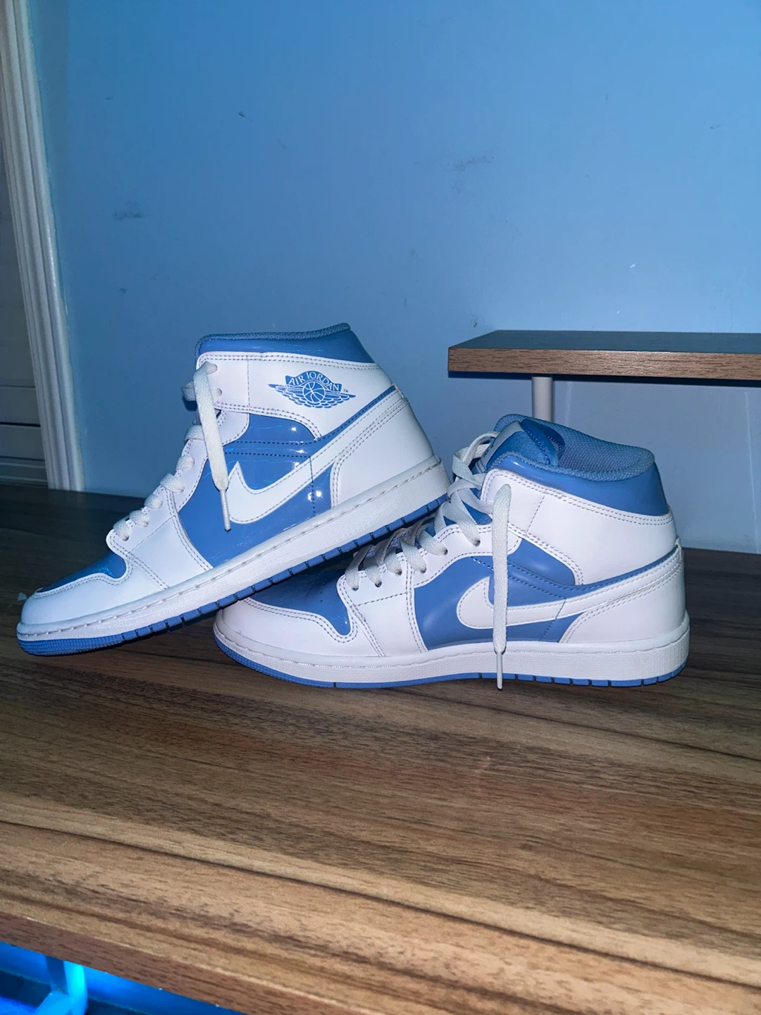 Air Jordan 1 Mid SE Shoes - photo 2