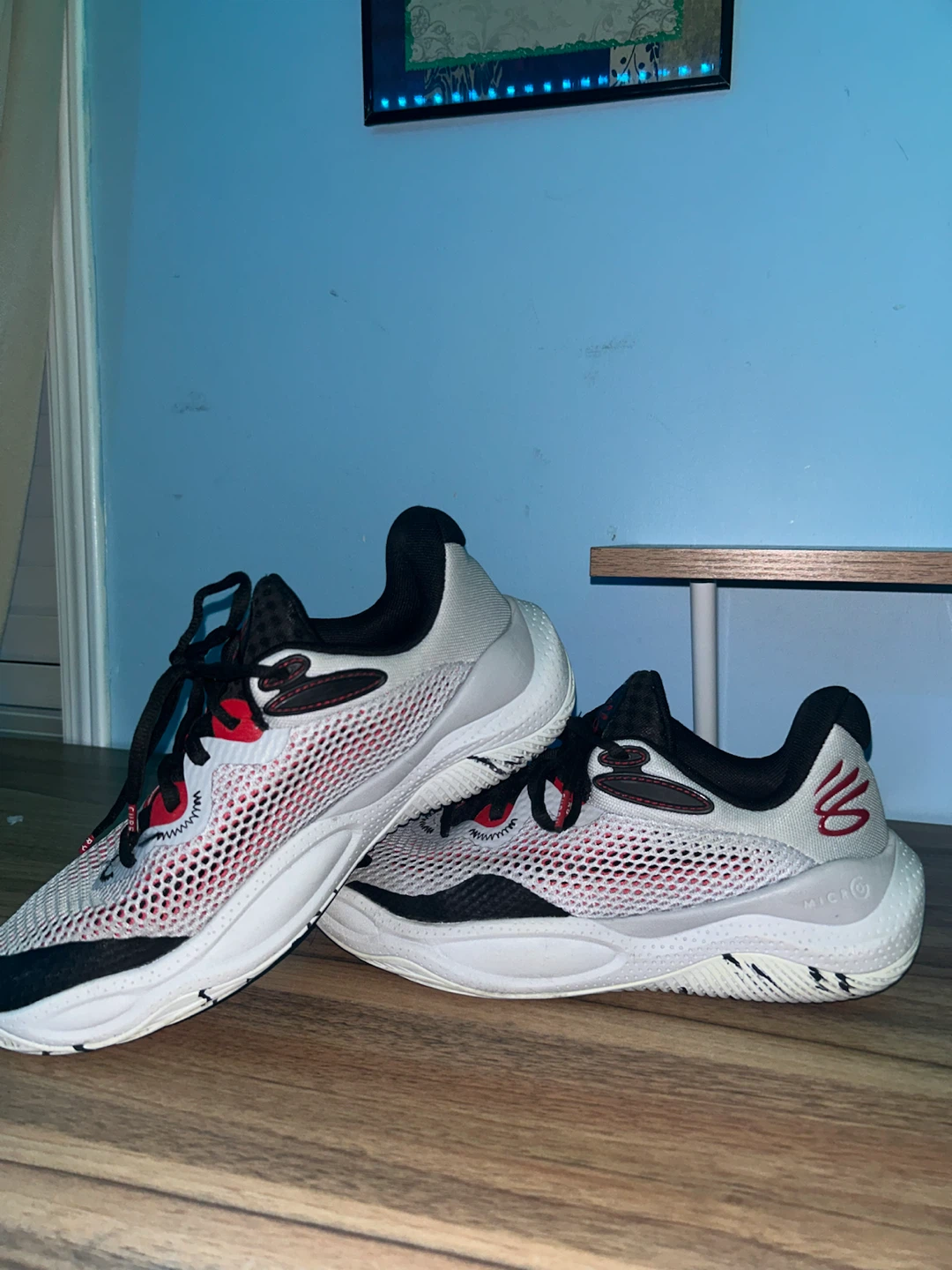 Curry basketball shoes - photo 2