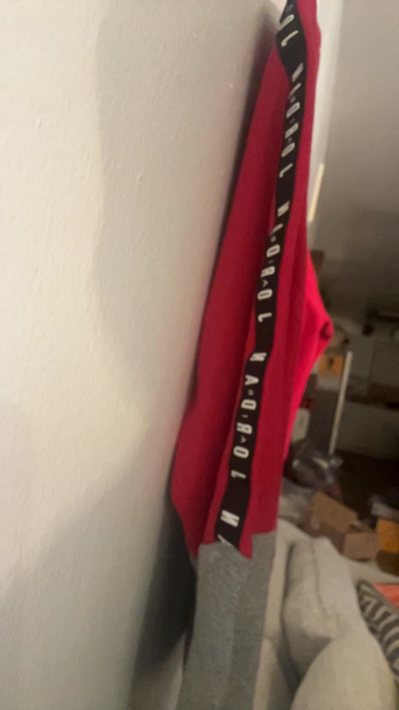 Jordan Kids' Red sweatshirt w stain size m/10-12 year olds - photo 3