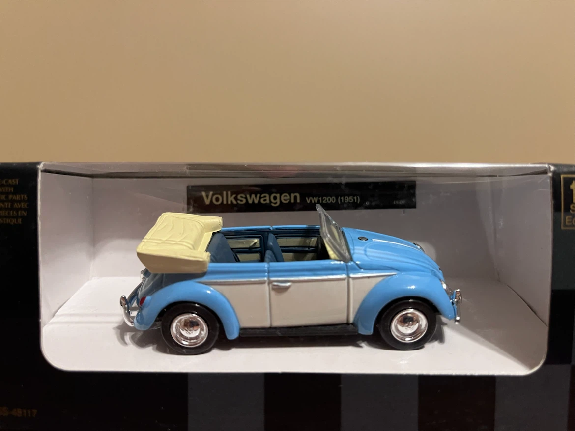 VINTAGE (2001) CITY CRUISER VEHICLES (1:43 Scale diecast) - photo 3