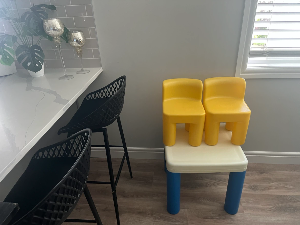 Kids Table and 2 Chairs Set