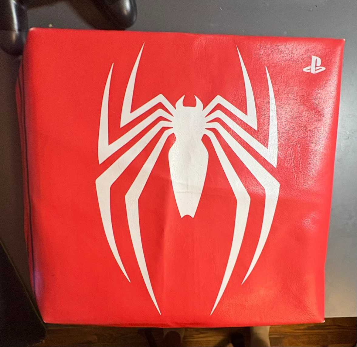 PlayStation 4 Console with Spider-Man Design - photo 4