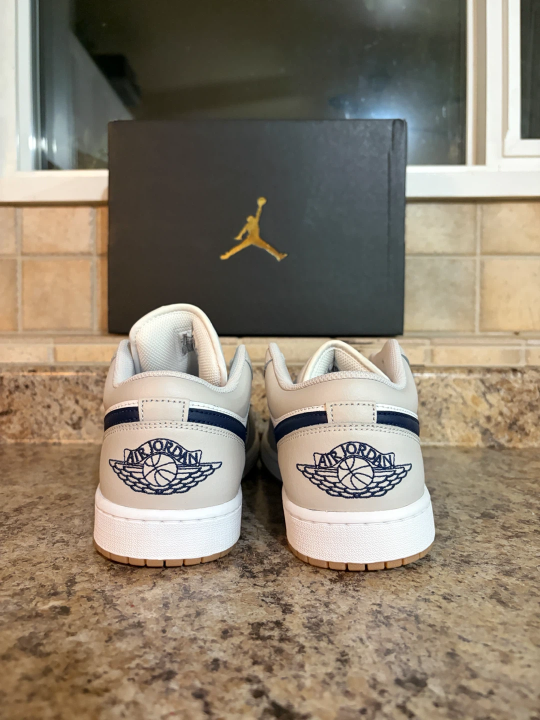 Air Jordan 1 Low SE - photo 2