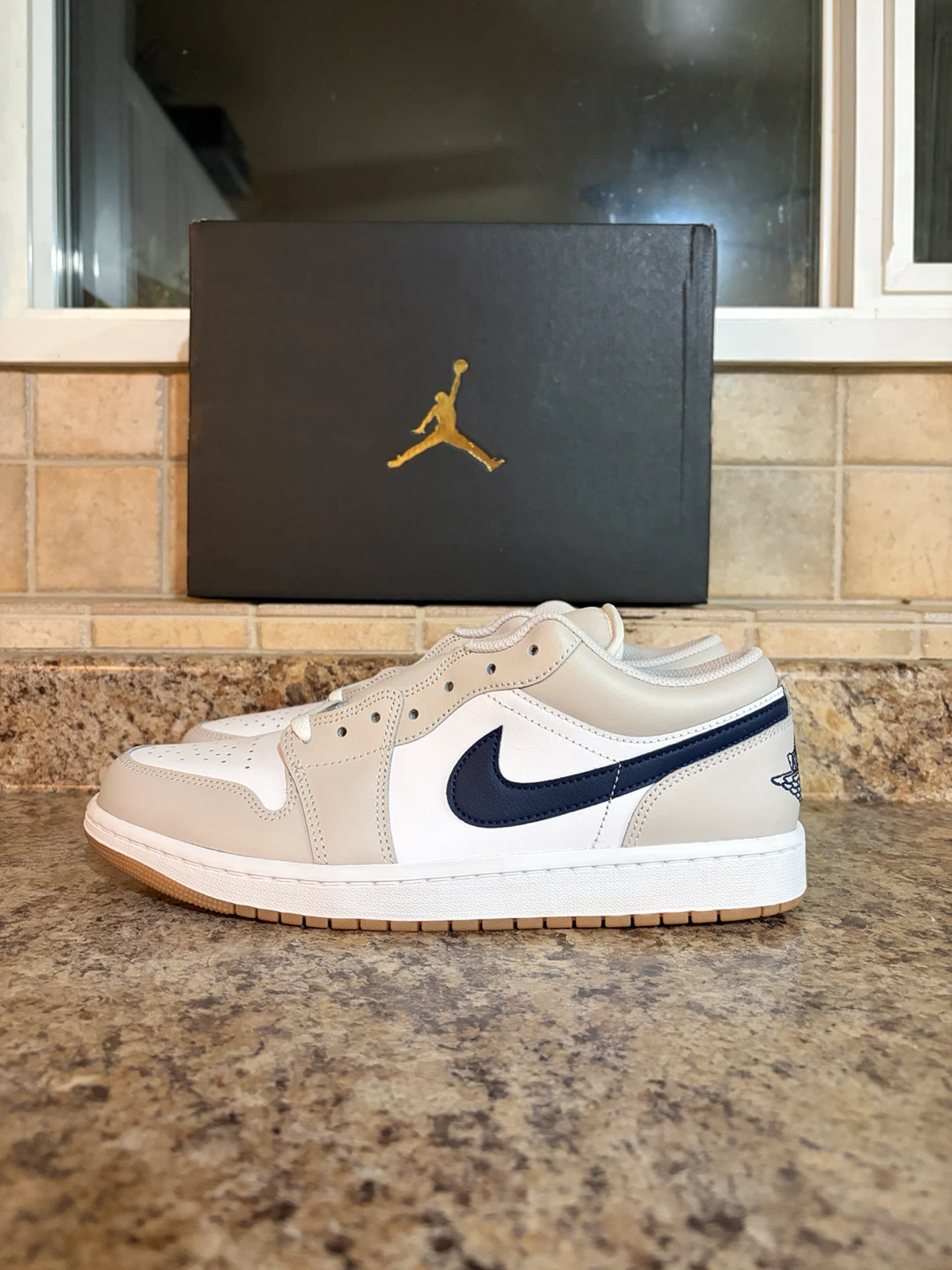 Air Jordan 1 Low SE - photo 3