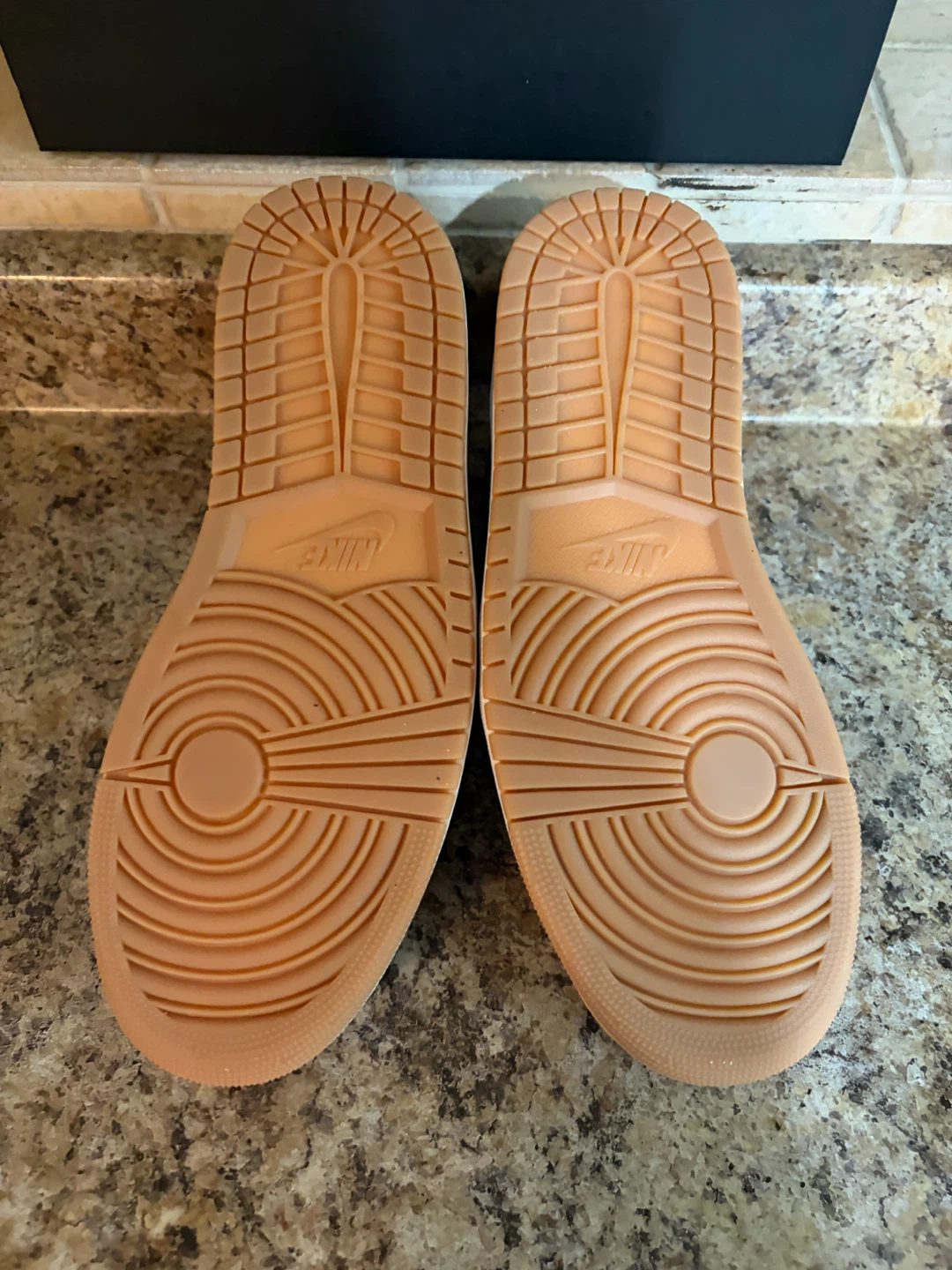 Air Jordan 1 Low SE - photo 5