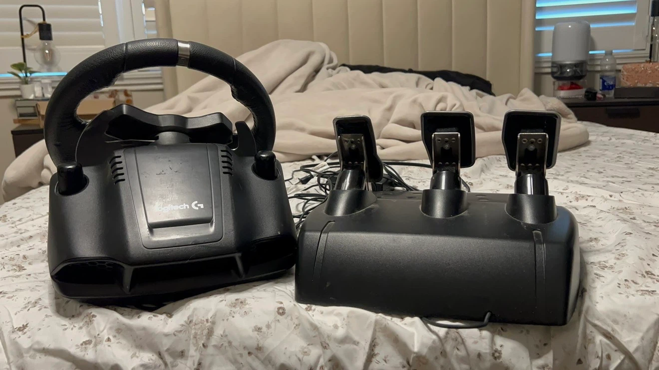 Selling Logitech G290 Steering Wheel - photo 4