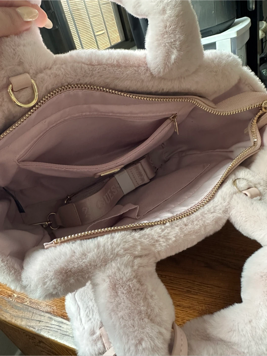 Guess Faux Fur Tote Bag - Pink - photo 3