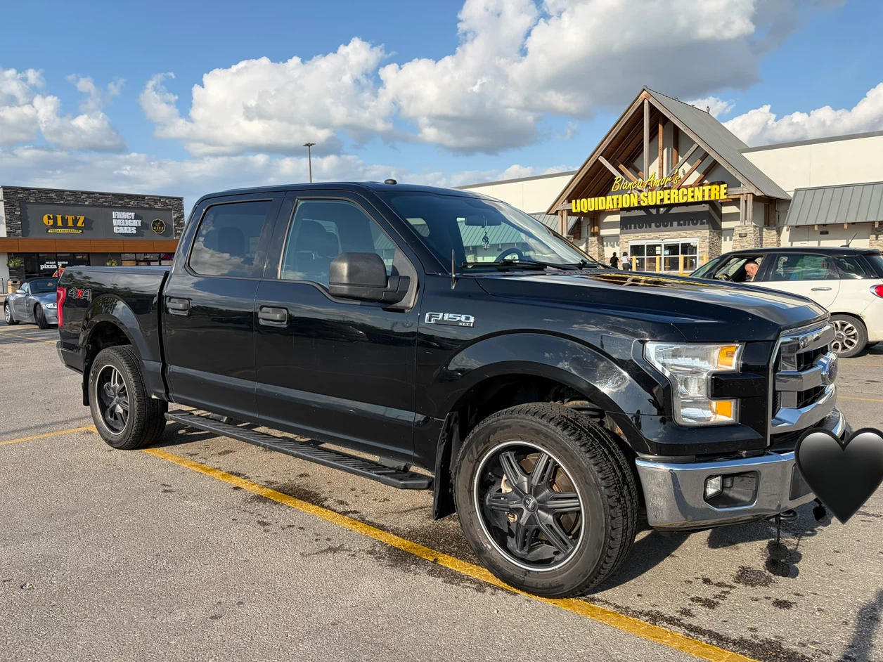 2017 Ford F150 supercrew-clean title- Quick Sale- Firm price - photo 4