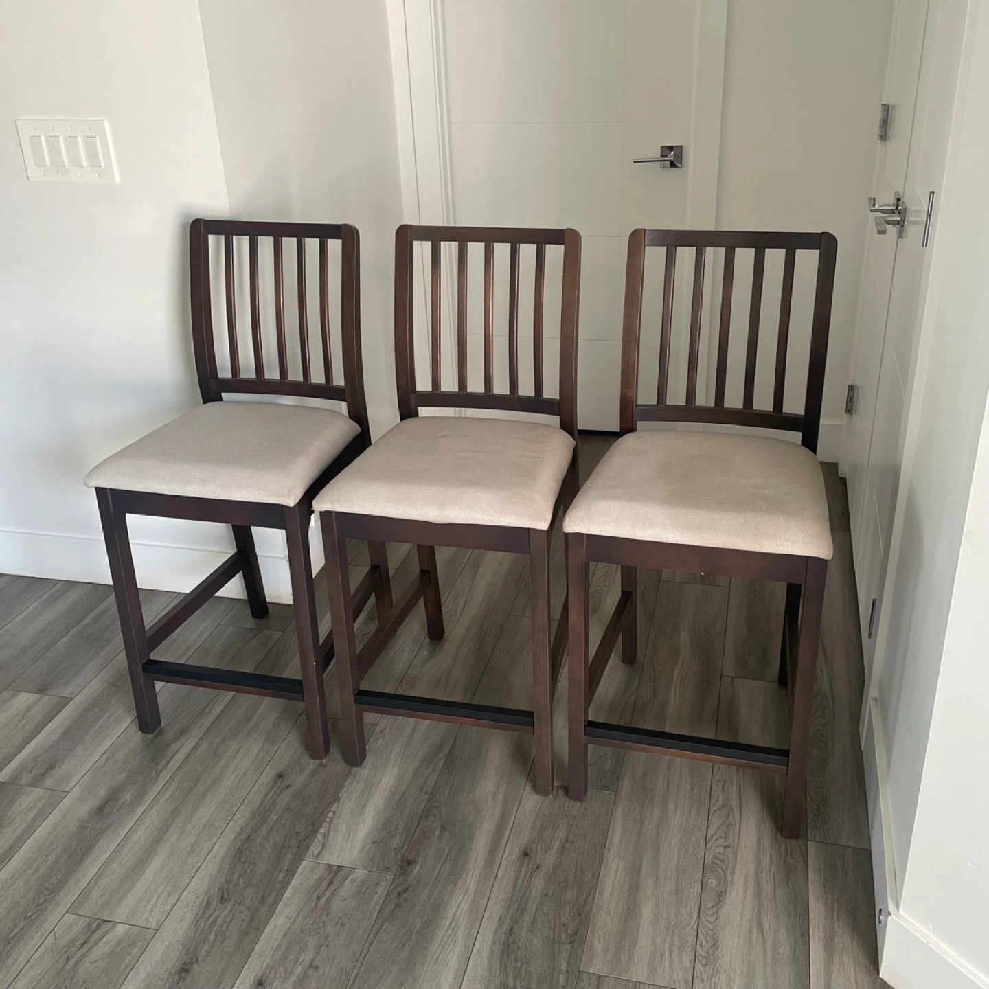 3 Bar Stools