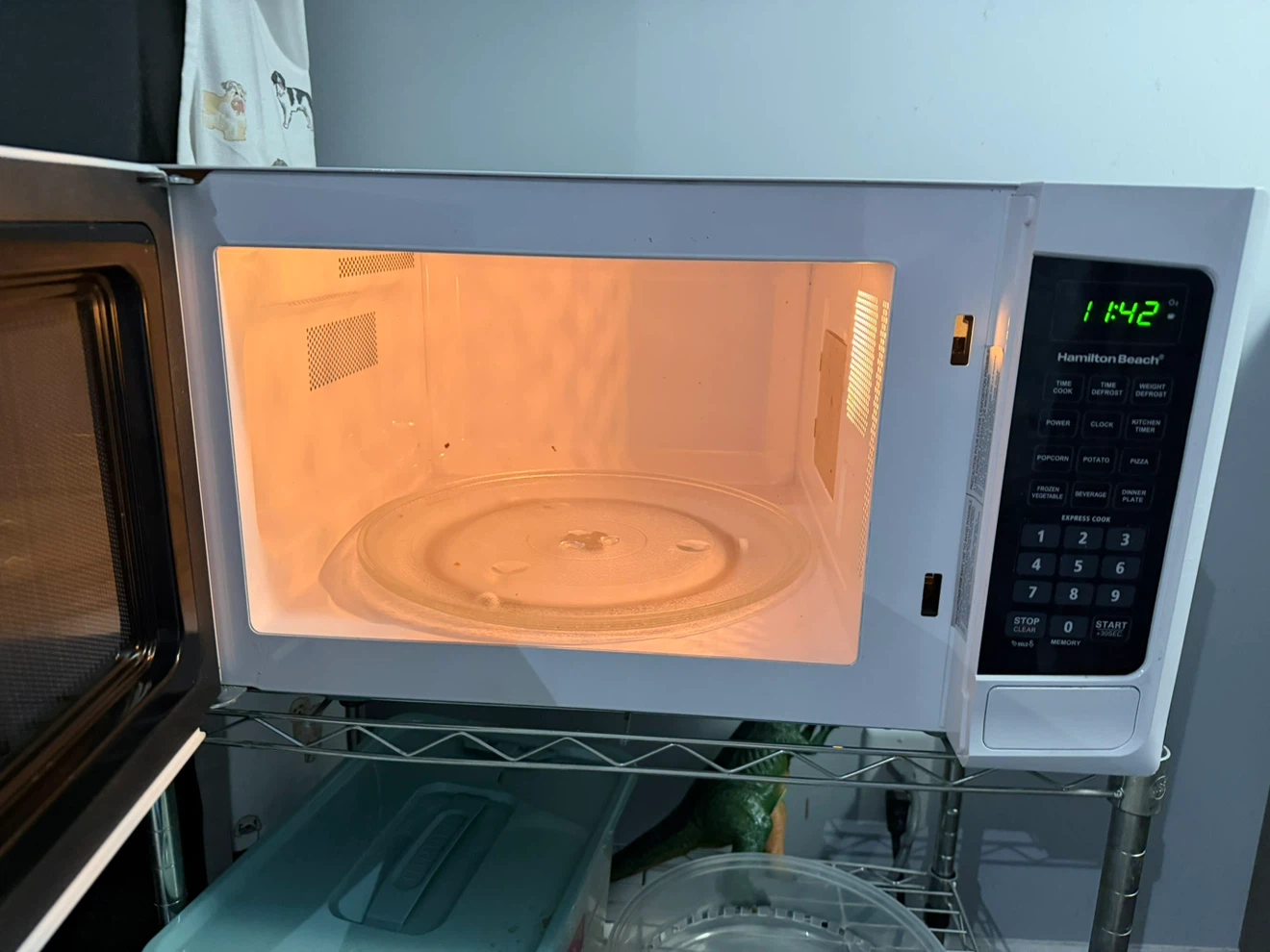 Hamilton Beach White Microwave - photo 2