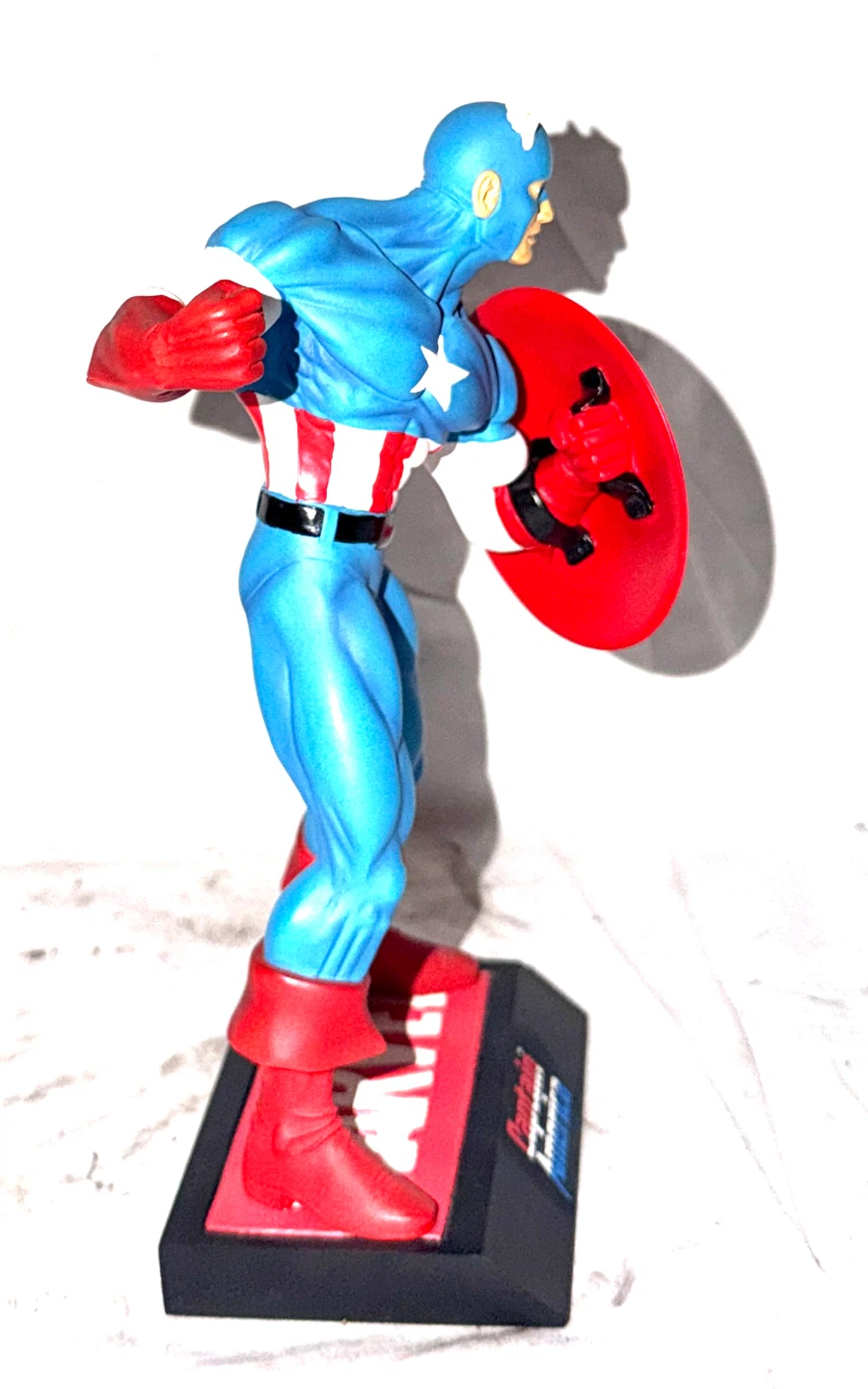 Marvel Captain America Limited Edition Collectible Statue - photo 3