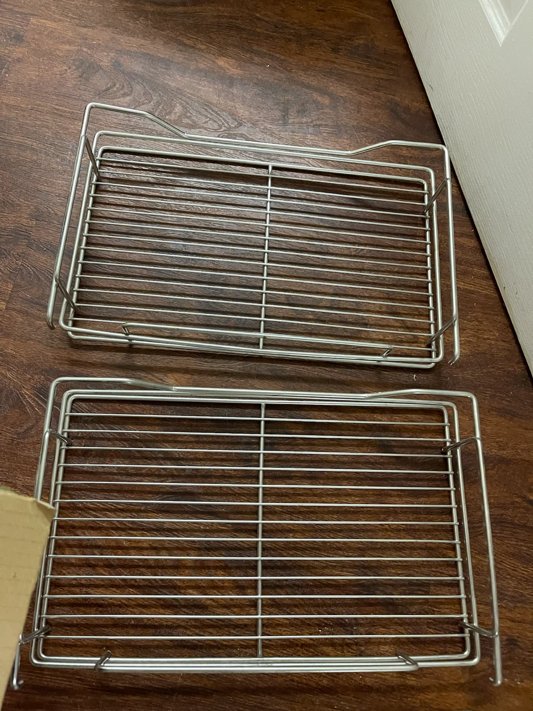 $40 for (set of 4 )Wire Racks - photo 3