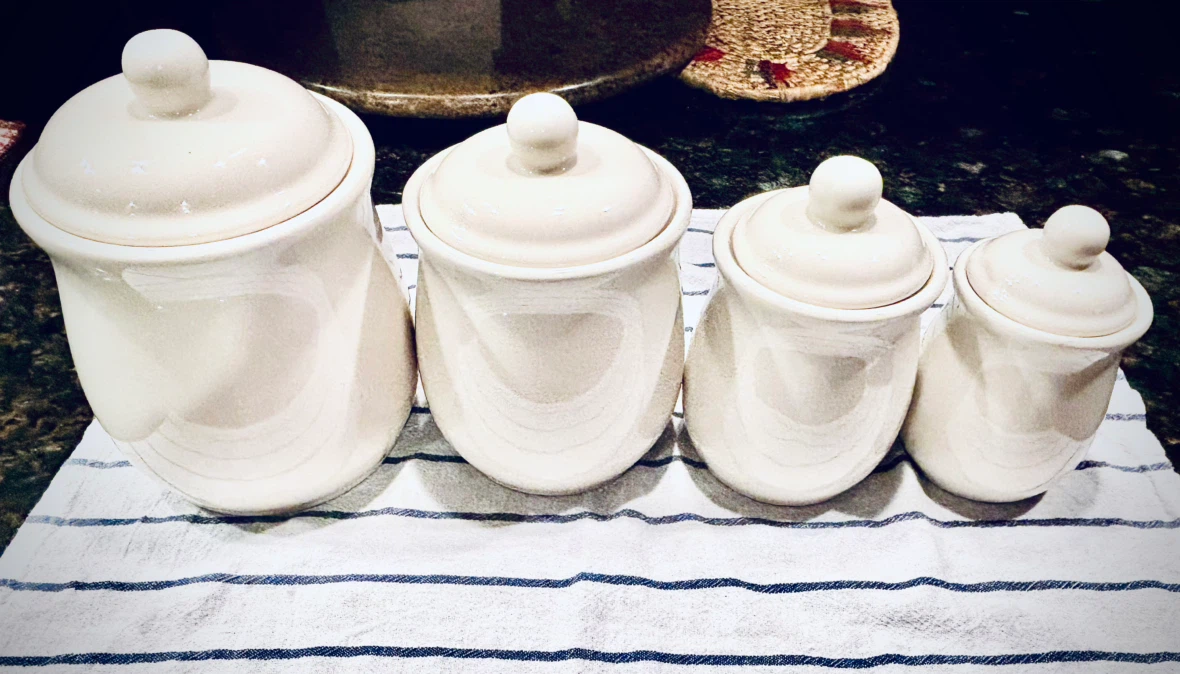 4 Vintage Style Off-White Ceramic Kitchen Canister Set with Lids - photo 5
