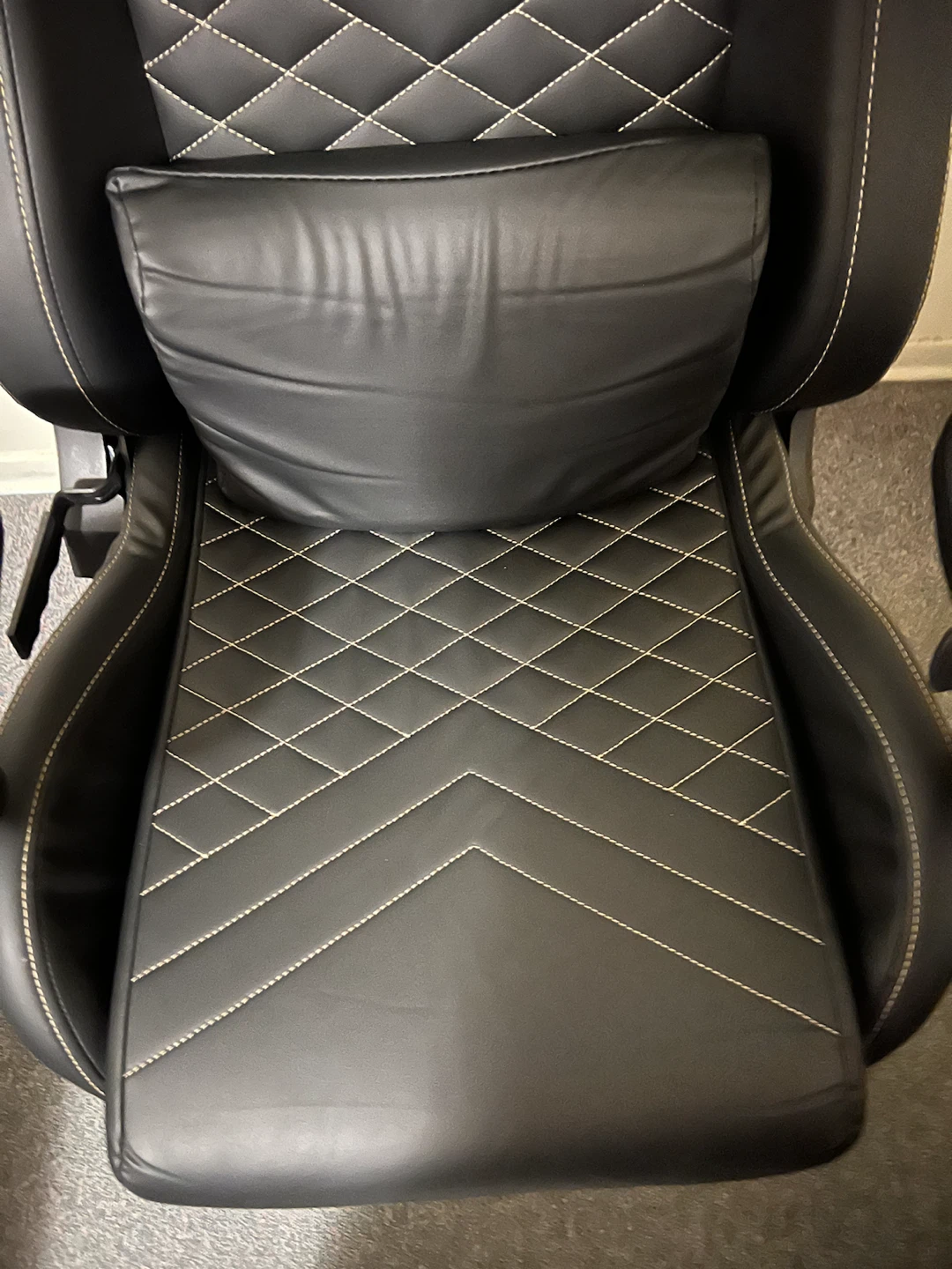 Gaming Chair iCan 97031 Used 10/10 for $200 Cash - photo 3