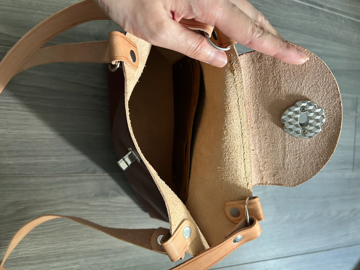 Handmade Leather Crossbody Bag with Rose Clasp - photo 4