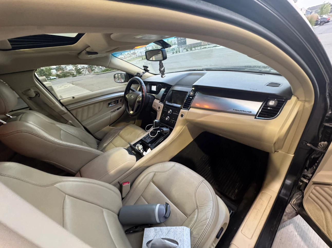 2013 Ford Taurus SEL black and beige - photo 3