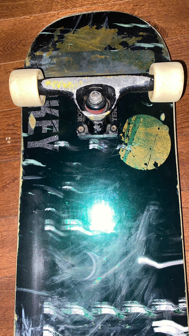 8.2” USED Hockey complete skateboard - photo 2
