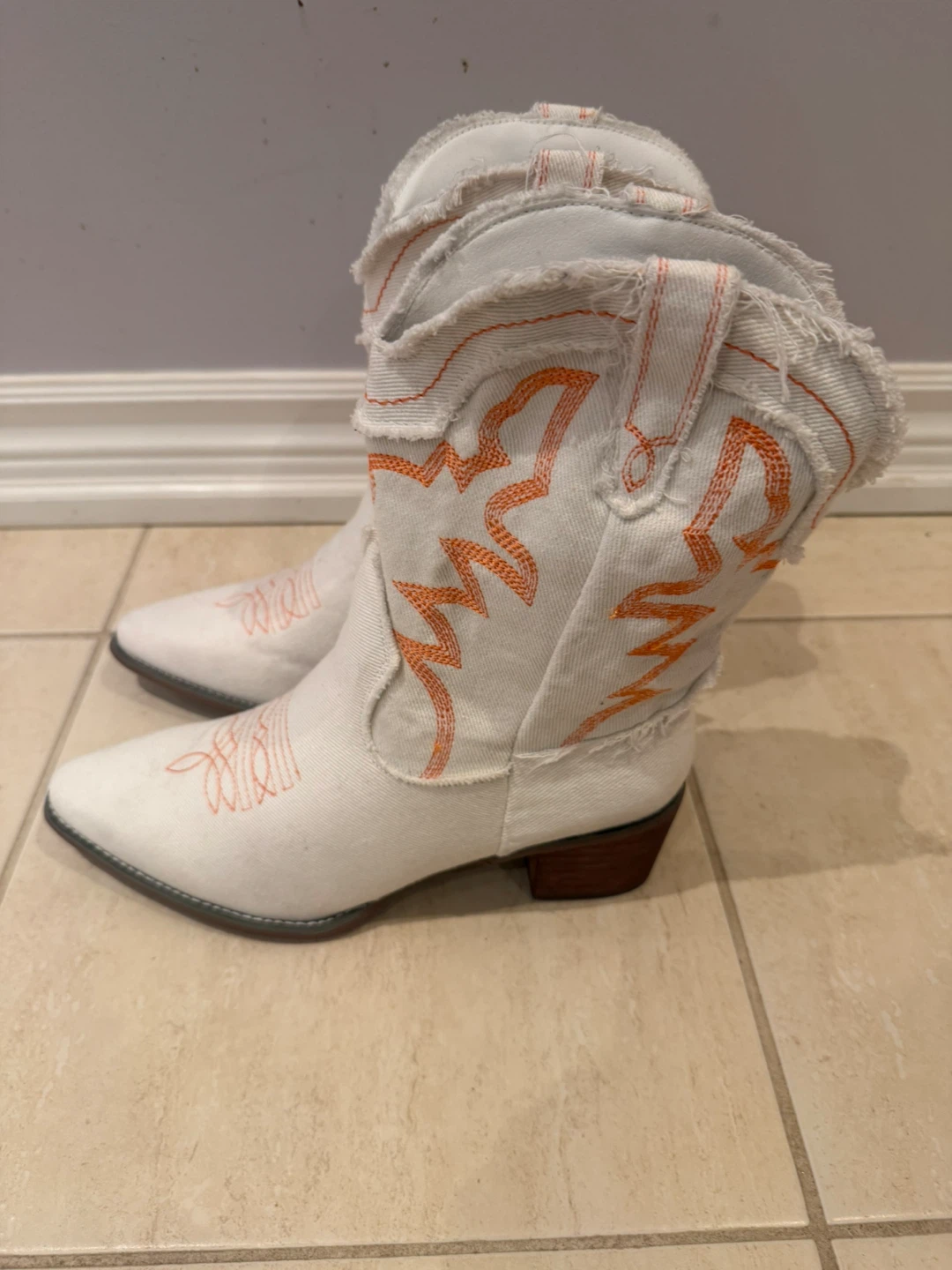 White and Orange Embroidered Cowboy Boots - photo 4