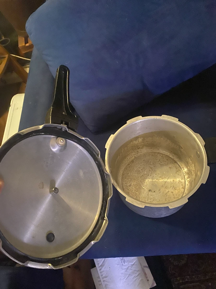 Aluminum Pressure Cooker - photo 2